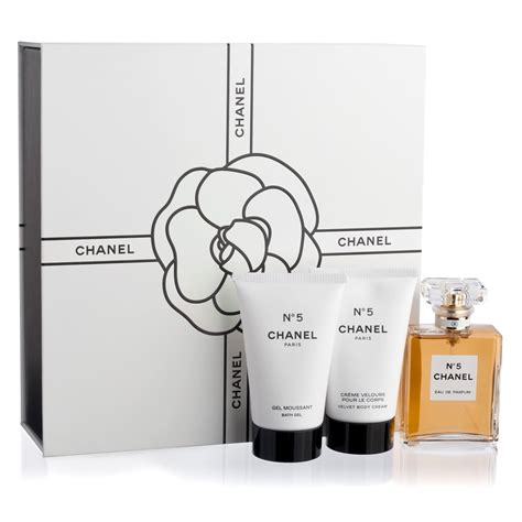 chanel 5 price at macy'|Chanel no 5 gift pack.